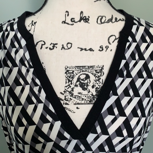 DM Collection Knot Dress - Picture 3 of 7